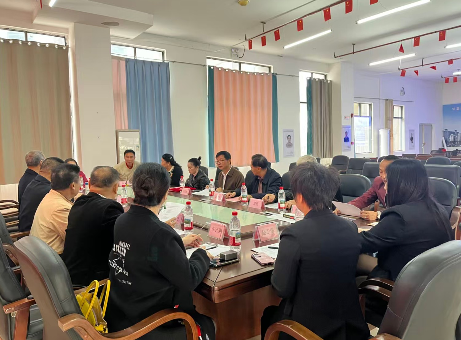 文化联姻资本 共筑东盟文化产业新高地——中国东盟文化艺术品中心与香港皇家资本战略合作签约仪式在华夏藏宝文化园圆满举行