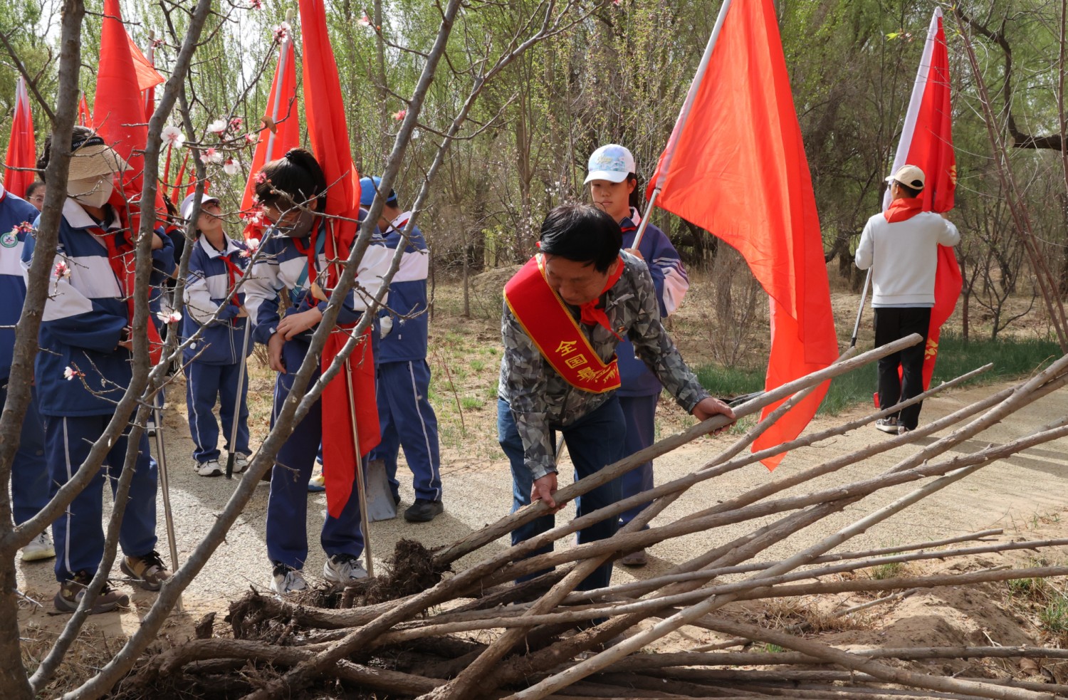 植绿北疆传薪火，初心如磐向未来——参加