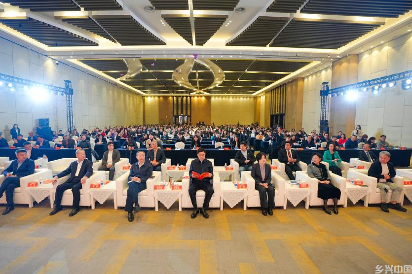 潘俊秀女士在第九届中国生活服务业大会上 引领生物科技新潮流